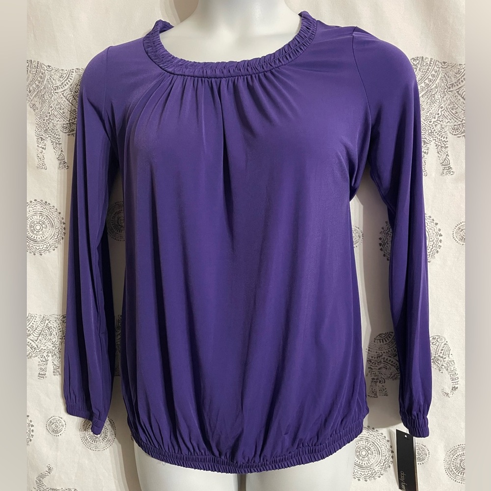 Women’s Small Daisy Fuentes loose fit purple blouse NEW w tag!